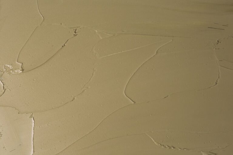 Peinture mate ou satinée : laquelle vieillit le mieux ?